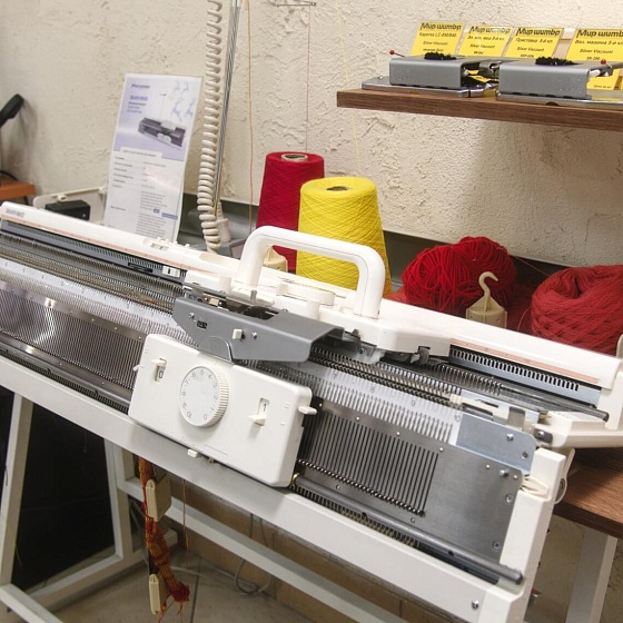 Индивидуальное занятие по работе на вязальной технике