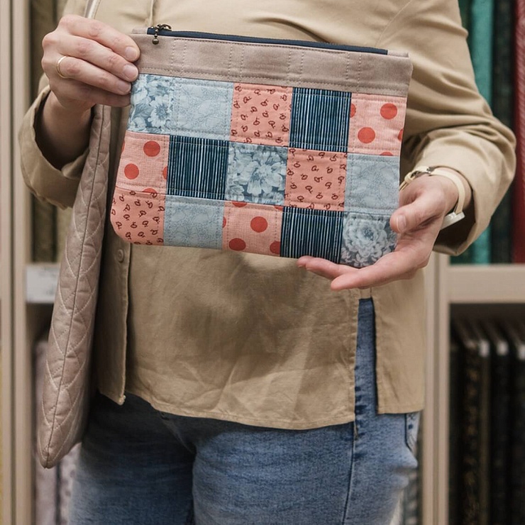 Сумка и косметичка: комплект в технике лоскутного шитья