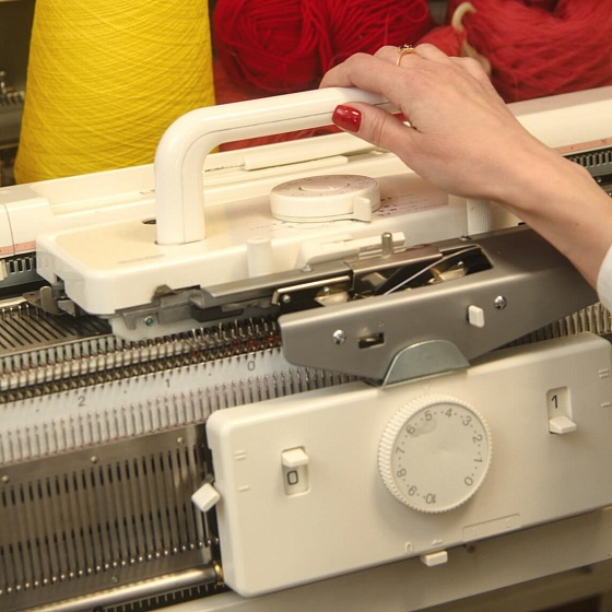 Индивидуальное занятие по работе на вязальной технике